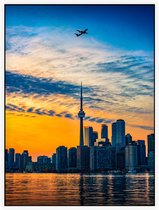 Vliegtuig passeert skyline van Toronto bij zonsongergang - Foto op Akoestisch paneel - 90 x 120 cm