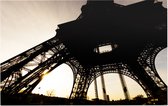 Detail van de Eiffeltoren op een zomeravond in Parijs - Foto op Forex - 120 x 80 cm