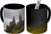 Magische Mok - Foto op Warmte Mokken - Koffiemok - De oude man van Storr op het eiland Skye - Magic Mok - Beker - 350 ML - Theemok