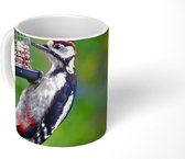 Mok - Een grote bonte specht aan het eten - 350 ML - Beker