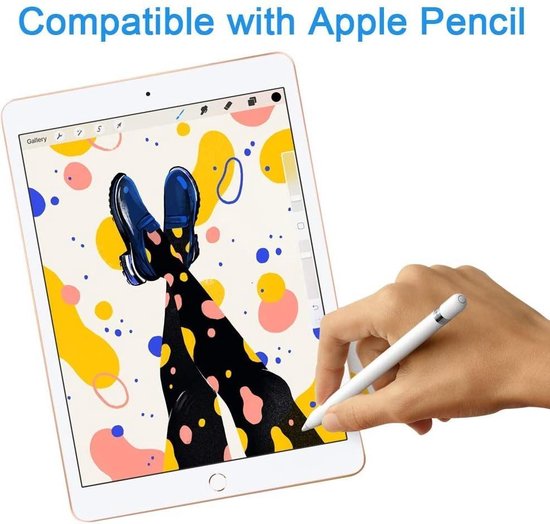 Tablet compatibel met Apple Pencil. Hand met witte stylus schrijft op een tablet met abstracte tekening.