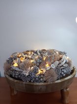 Kerst beeldjes  GROTE  zeer decoratieve houten schaal met krans en 40 led lichtjes handgemaakt  28x45x45 cm