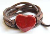 Armband hart rood - keramiek - leer - wikkelarmband