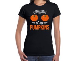 Stop staring at my pumpkins halloween verkleed t-shirt zwart voor dames - horror shirt / kleding / kostuum M