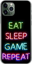 Geschikt voor iPhone 11 Pro hoesje - Gaming - Led - Quote - Eat sleep game repeat - Gamen - Siliconen Telefoonhoesje