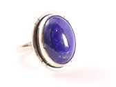 Ovale zilveren ring met lapis lazuli - maat 19