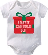 Hospitrix Baby Rompertje met Tekst "Leukste Cadeau Ooit" | Kerstcadeau | 0-3 maanden | Korte Mouw | Cadeau voor Zwangerschap | Bekendmaking | Aankondiging | Aanstaande Moeder | Moe