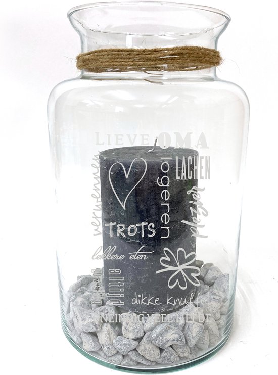 Windlicht/Vaas met tekst gravure OMA. Zonder kaars en stenen. Cadeau - moederdag - verjaardag - Sint - Kerst - zomaar... Het formaat is 30cm, 16cm doorsnede.