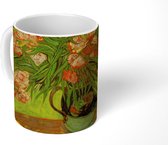 Mok - Koffiemok - Stilleven vaas met oleanders en boeken - Vincent van Gogh - Mokken - 350 ML - Beker - Koffiemokken - Theemok