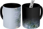 Magische Mok - Foto op Warmte Mok - Winter - Kerstboom - Licht - 350 ML - Kerst Cadeau - Kerst Cadeautjes - Kerstcadeau Man - Kerstcadeau Vrouw