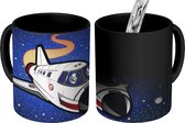 Magische Mok - Foto op Warmte Mok - een ruimte reizende space shuttle - 350 ML - Uitdeelcadeautjes