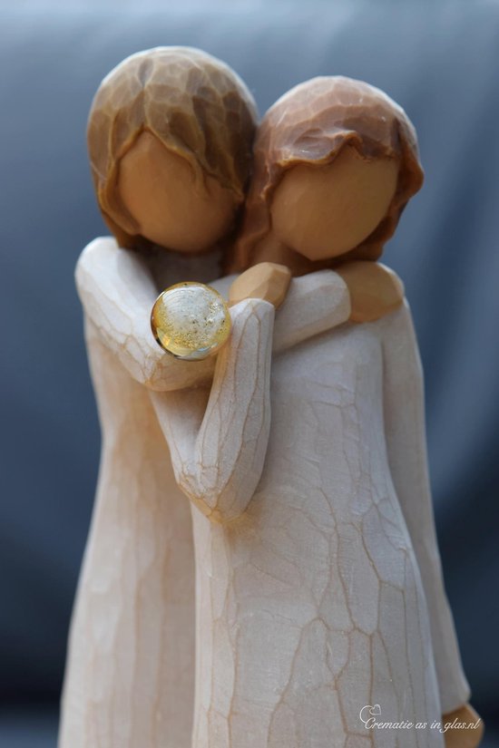 Urn Willow Tree beeldje Chrysalis met hand geblazen mini urn-Hand geblazen mini urn met crematie- as vast in glas verwerkt óf haarlokje met haartjes intact in mini urn verwerkt-Crematie- as \ haren verwerking van uw dierbare-Urn-Gedenken