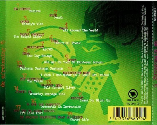Achterkant van de CD-hoes van De Afrekening 15 met een groene achtergrond en een silhouet van een figuur, met de tracklist erop.