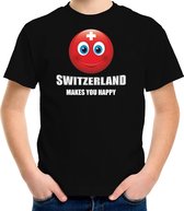 Switzerland makes you happy landen t-shirt Zwitserland met emoticon - zwart - kinderen - Zwitserland landen shirt met Zwitserse vlag - EK / WK / Olympische spelen outfit / kleding 146/152