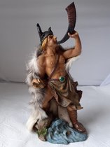 Indianen beeld stoere Viking met nepbontje en hoorn  van H.Originals    31x16x14 cm