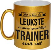 Dit is hoe de leukste en meest geweldige trainer eruitziet cadeau koffiemok / theebeker - goudkleurig - 330 ml - verjaardag / bedankje - cadeau trainer / trainster