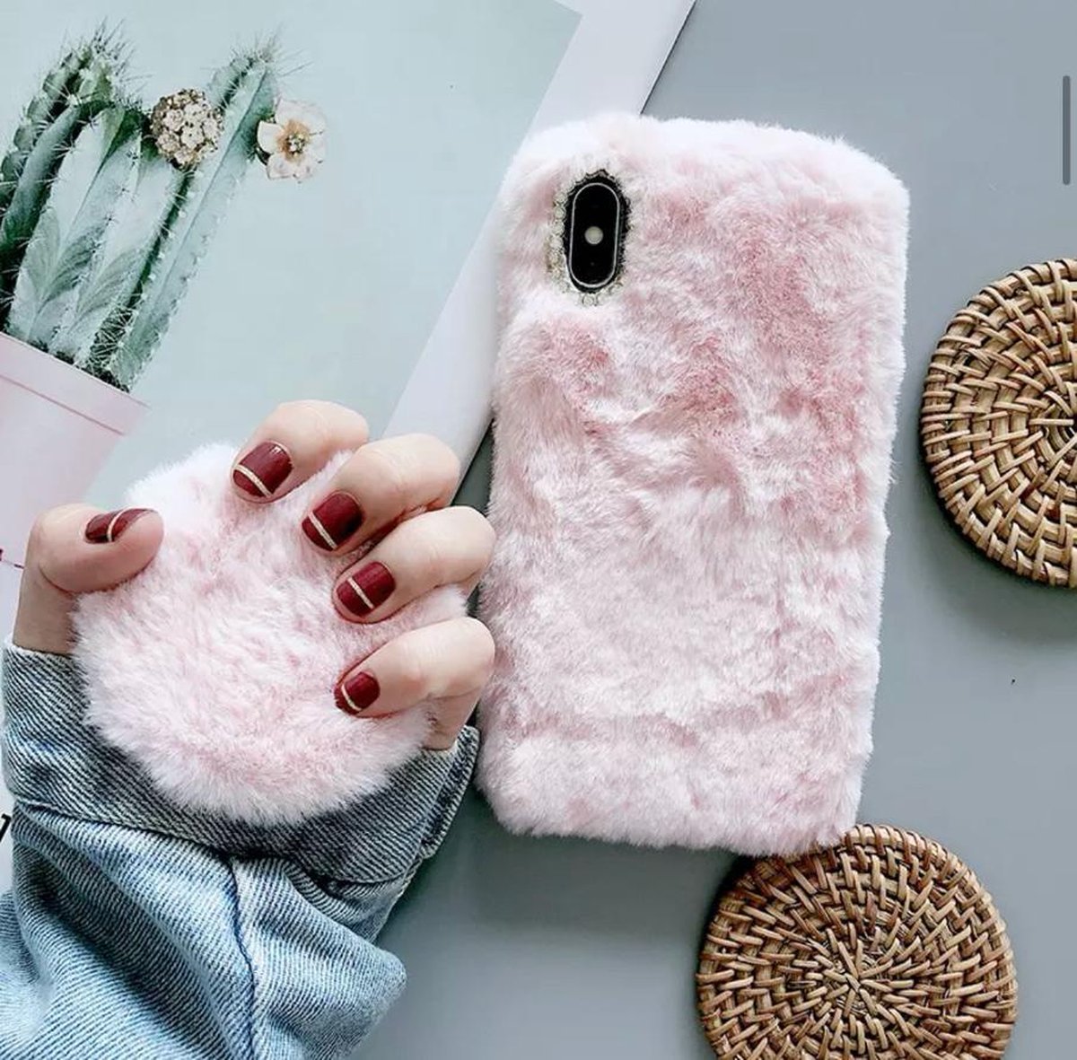 Iphone 11 Fluffy Telefoonhoesje Met Magnetisch Spiegeltje Roze Bol Com