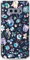 Casetastic Samsung Galaxy S10e Hoesje - Softcover Hoesje met Design - Flowers Navy Print