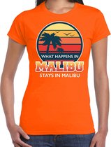 Malibu zomer t-shirt / shirt What happens in Malibu stays in Malibu voor dames - oranje - Malibu party / vakantie outfit / kleding/ feest shirt S