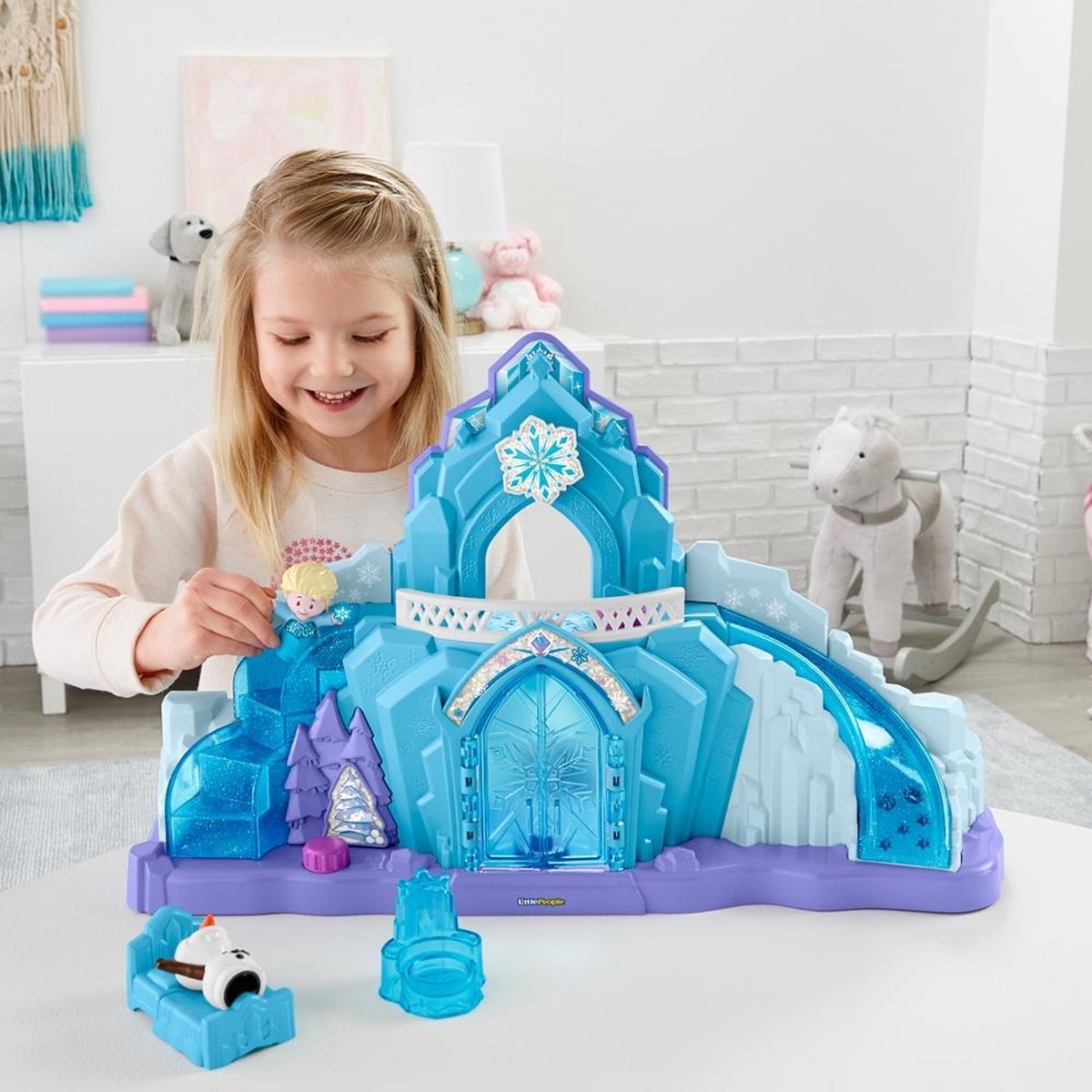 Frozen little people sale castle