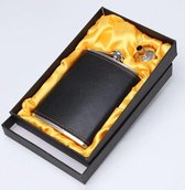 Zwart kunstlederen RVS heupfles in giftverpakking -225 ml / 8 oz - Veldfles zwart giftset - Platvink cadeau - Zakflacon cadeauverpakking - Heupflacon - Drankfles - Drankflacon - Zakfles
