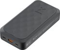 Donkergrijs powerbank met Xsorm logo en een reliëfpatroon. Toont USB-C poorten en 35W specificatie.