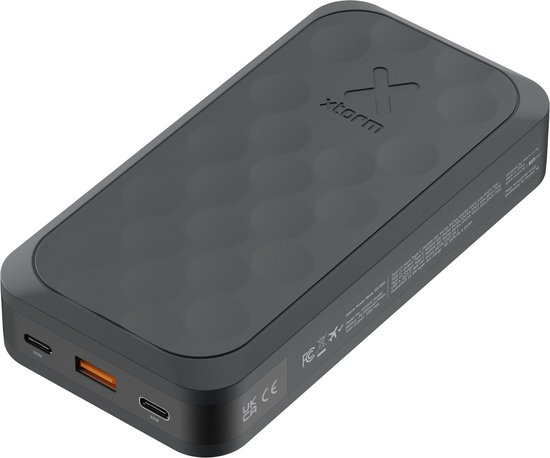 Donkergrijs powerbank met Xsorm logo en een reliëfpatroon. Toont USB-C poorten en 35W specificatie.