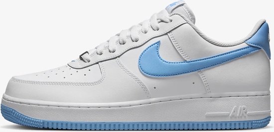 Foto: Nike air force 1 07 sneakers mannen maat 44 wit wit lichtblauw