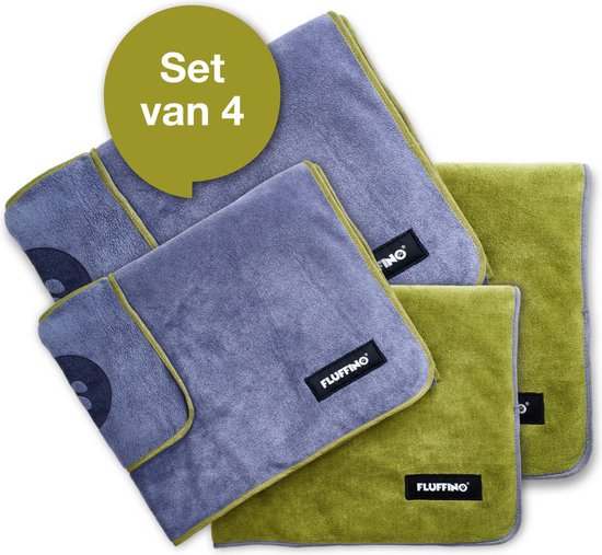 Set van 4 microvezel handdoeken, 2 grijs en 2 groen, met groene biezen, gestapeld. Tekst 'Set van 4' in gele cirkel.