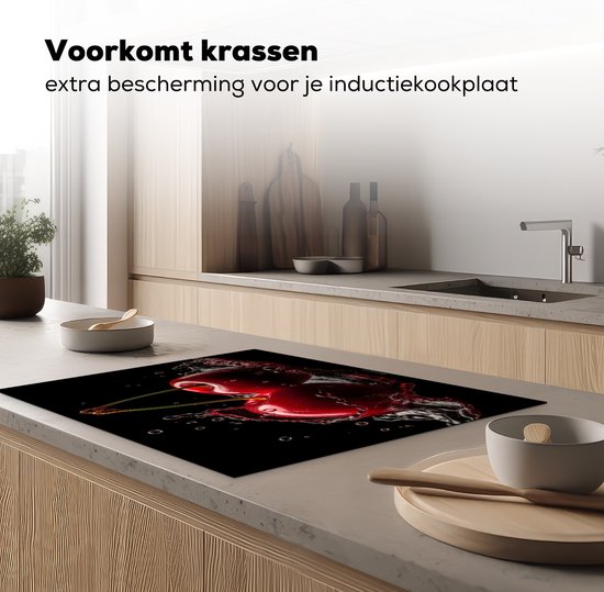 KitchenYeah® Inductie beschermer 80x55 cm - Kersen - Fruit - Water - Kookplaataccessoires - Afdekplaat voor kookplaat - Inductieplaat mat - Afdekmat voor inductiekookplaat - Keuken decoratie