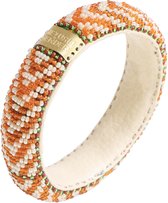 Return to Sender | Armband smal oranje met witte pijlen met glazen kralen - kralenarmband Ø 7 cm