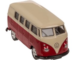 Deze retro modelauto Volkswagen T1 Bus uit 1963 is een echte musthave! De afmeting is 7,5cm x 3cm. Deze miniatuur auto is pure nostalgie. Een verzamel object, maar ook leuk speelgoed voor kinderen. Erg leuk voor uzelf of om als cadeau te geven.