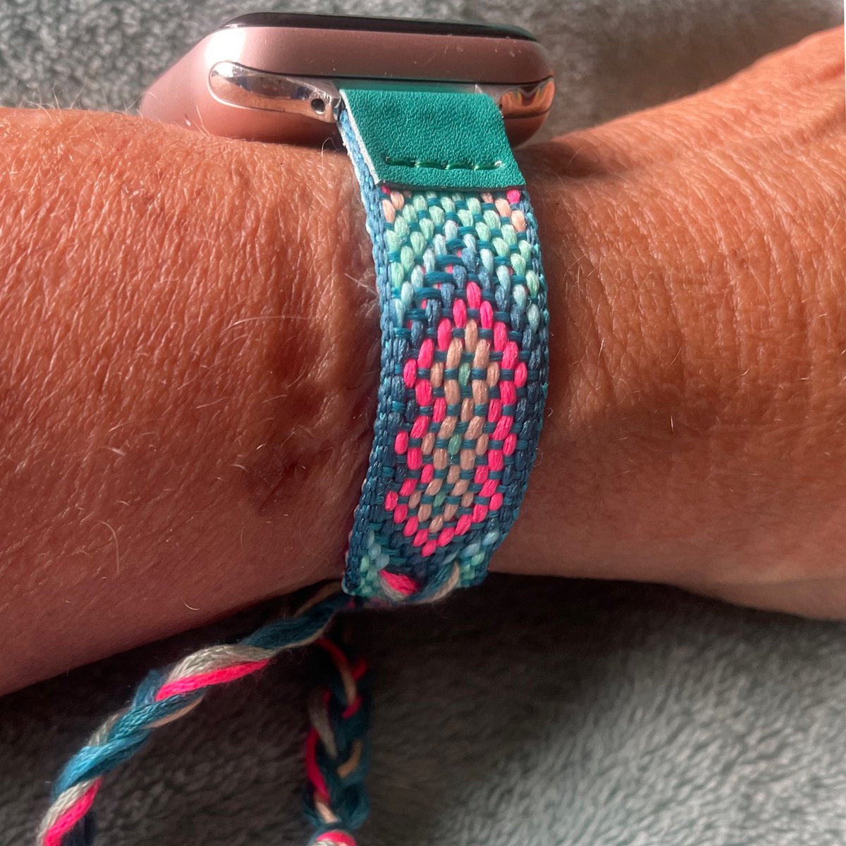 Applewatch horlogebandje- bohemian stijl-maat 42-44-45-49mm- vlecht motief-stof met kunstleer- aantreksluiting