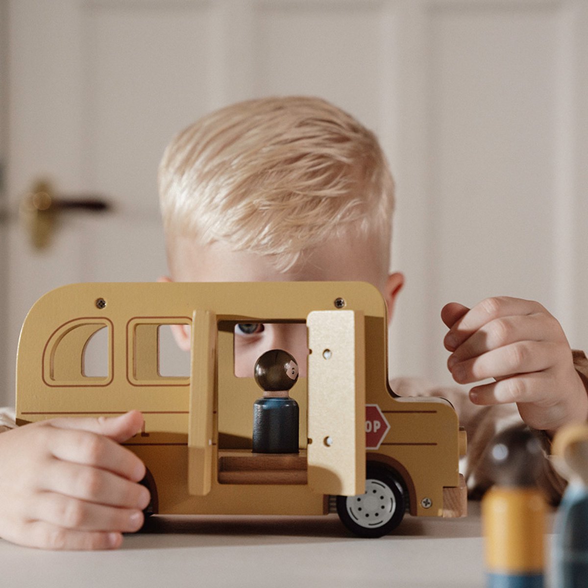 Little Dutch - Schoolbus met poppetjes FSC — afbeelding 7
