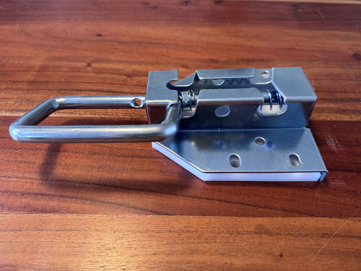 Schuifgrendel en Vulplaat voor Handbediende G100/TS100/R60 Garagedeuren