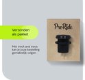Zwarte ProRide USB-lader verpakt op een kartonnen kaart met een afbeelding van het product.