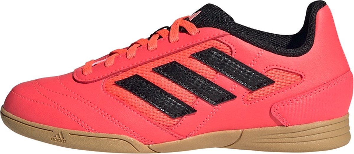 adidas Super Sala II indoor voetbalschoenen voor kinderen in roze met zwarte strepen, maat 36, ontworpen voor futsal.