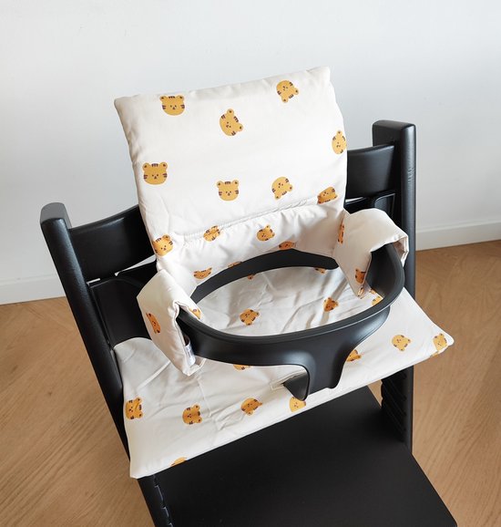 Foto: Luukybb kussenset tijgertjes stoelverkleiner geschikt voor stokke tripp trapp geplastificeerd en snel schoon kinderstoel verkleiner stoel kussen