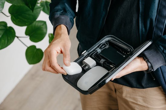 Orbitkey | Organisateur de bureau portable avec chargeur sans fil | Nest | GRIS