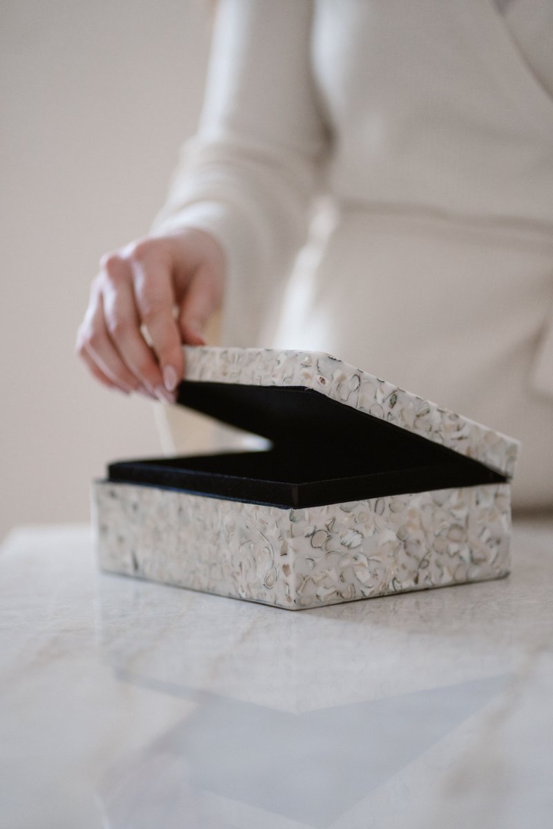 Opbergbox shell Treasure | Sieradenbox parelmoer | Sieradendoos schelp | Interieuraccessoires | Decoratie