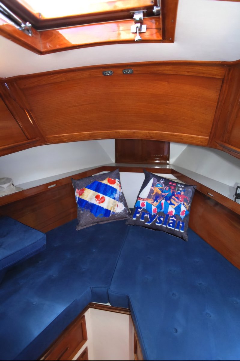 Decoratief kussen met Fryslân thema in blauw en wit, 40 x 40 cm, geschikt voor lounge, boot of buiten.