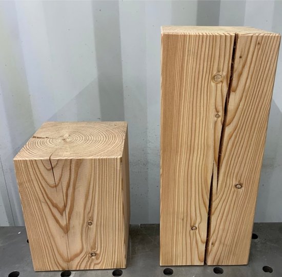 Rayher 62837000 Holz-Sockel massiv, 6,5x6,5x6,5 cm, mit Loch, Halterung für Sterne oder Kugeln