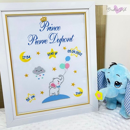 Foto: Gepersonaliseerd cadeau borduurraam met een olifant de maan en sterren 30x40cm personalized gift embroidery frame with an elephant the moon and stars30x40cm