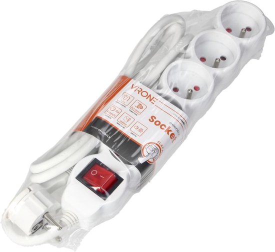 Witte stekkerdoos met 3 stopcontacten en rode schakelaar, verpakt in plastic. Label 'VRONE Sockets'.