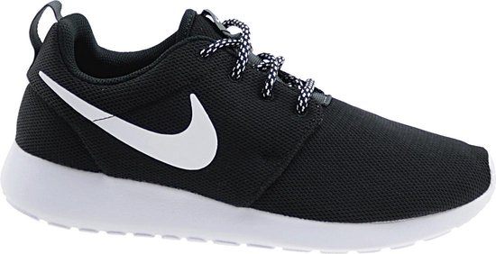 Nike Roshe One  Sportschoenen - Maat 40.5 - Vrouwen - zwart/wit