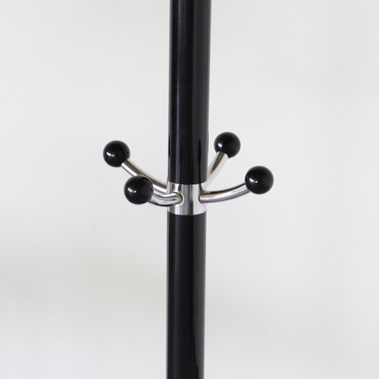 Porte-manteau debout 16 janvier points de suspension