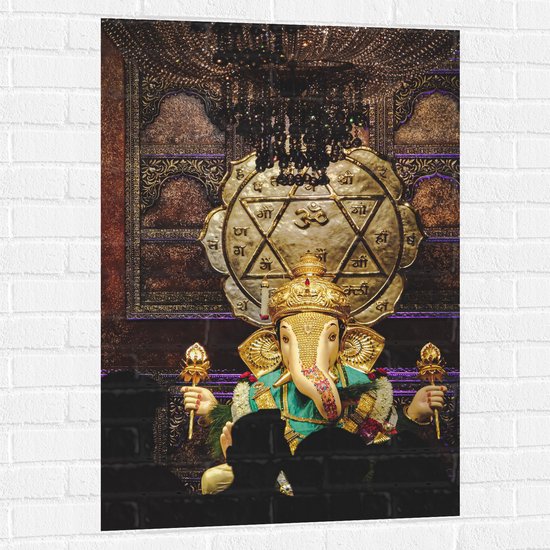 Muursticker - Ganesha Beeld in Hindoeïstische Tempel - 70x105 cm Foto op Muursticker