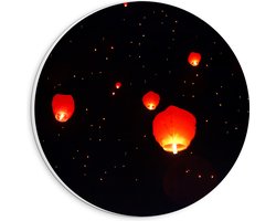 PVC Schuimplaat Muurcirkel - Brandende Lampionnen Vliegend naar Sterrenhemel - 20x20 cm Foto op Muurcirkel (met ophangsysteem)