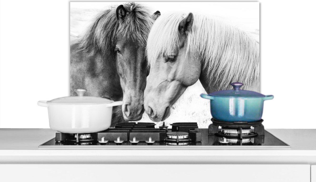 Spatscherm keuken 60x40 cm - Kookplaat achterwand Paarden - Dieren - Zwart wit - Natuur - Muurbeschermer - Spatwand fornuis - Hoogwaardig aluminium