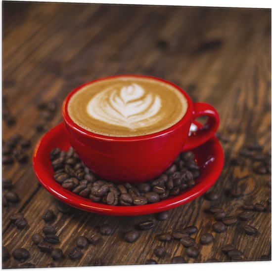 Vlag - Rood Kopje met Koffie Omringd door Koffiebonen - 80x80 cm Foto op Polyester Vlag